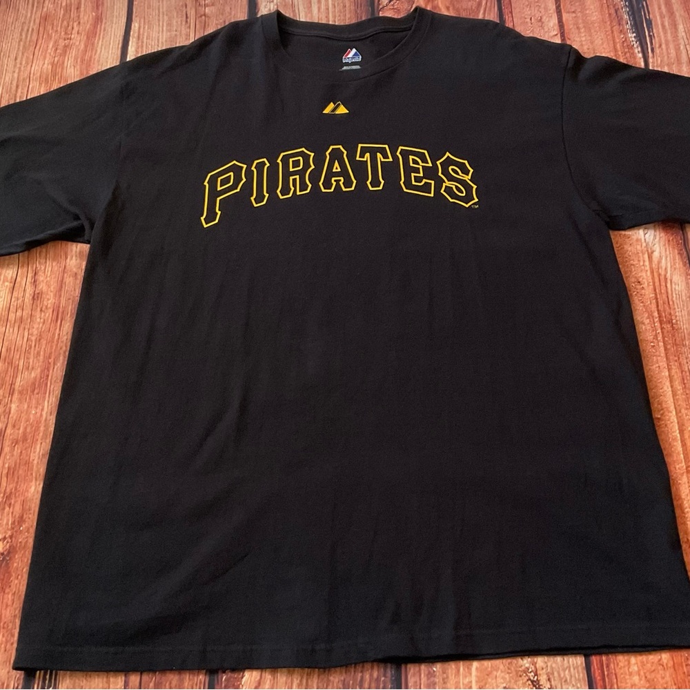 Majestic Roberto Clemente Pirates # 21 Men’s Size XL T-Shirt Black / Yellow